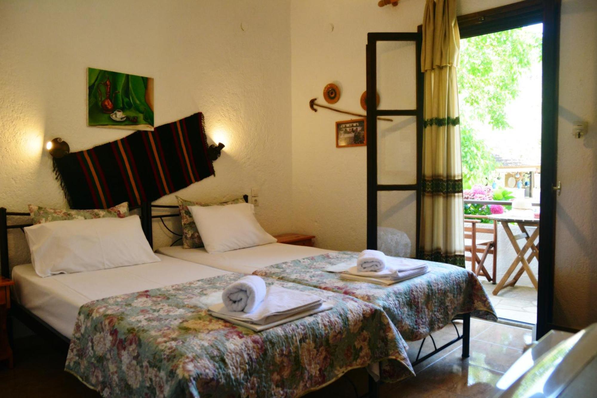 Spiros Rooms Panormos  Eksteriør bilde